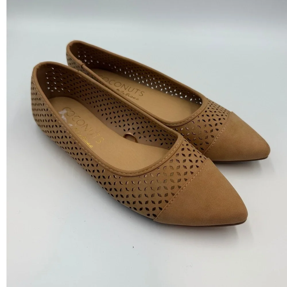 Coconuts by Matisse Tan Laser Cut Pointed Toe Flats Shoes 7M